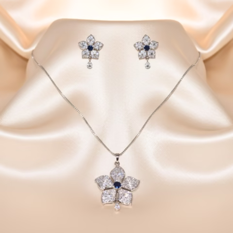 Floral Petal Designed Zircon Silver Locket Set (LC-0024-Silver)