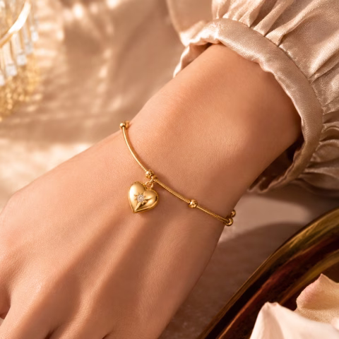 Trendy Golden Heart Charm stainless Steel Bracelet (BR-0045)