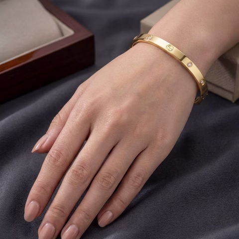 Trendy Cartier Style Stainless Steel Handcuff Bracelet (BR-0034)